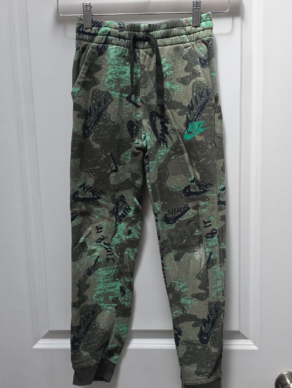 Nike Kids Green Camo Joggers with Logo Print